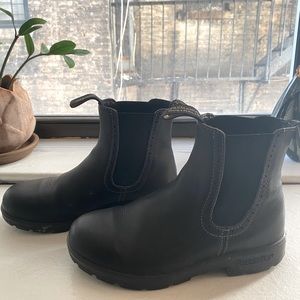 Blundstone #510 boots in black